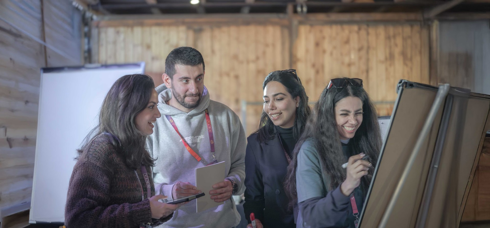Deelnemers werken samen aan oplossingen tijdens een People Power People Energy Booster